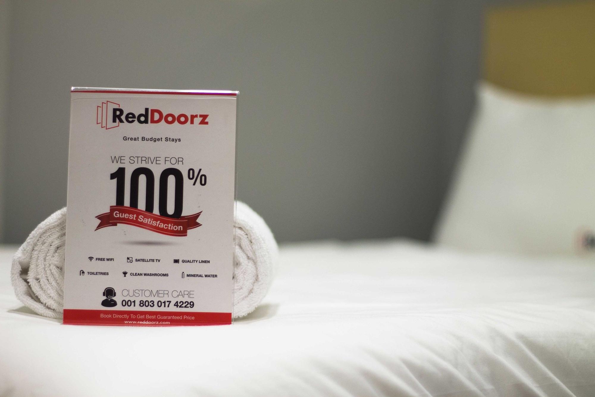 Reddoorz Plus @ Setiabudi Tengah Jakarta Buitenkant foto