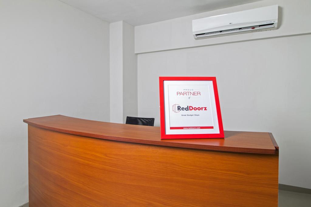 Reddoorz Plus @ Setiabudi Tengah Jakarta Buitenkant foto