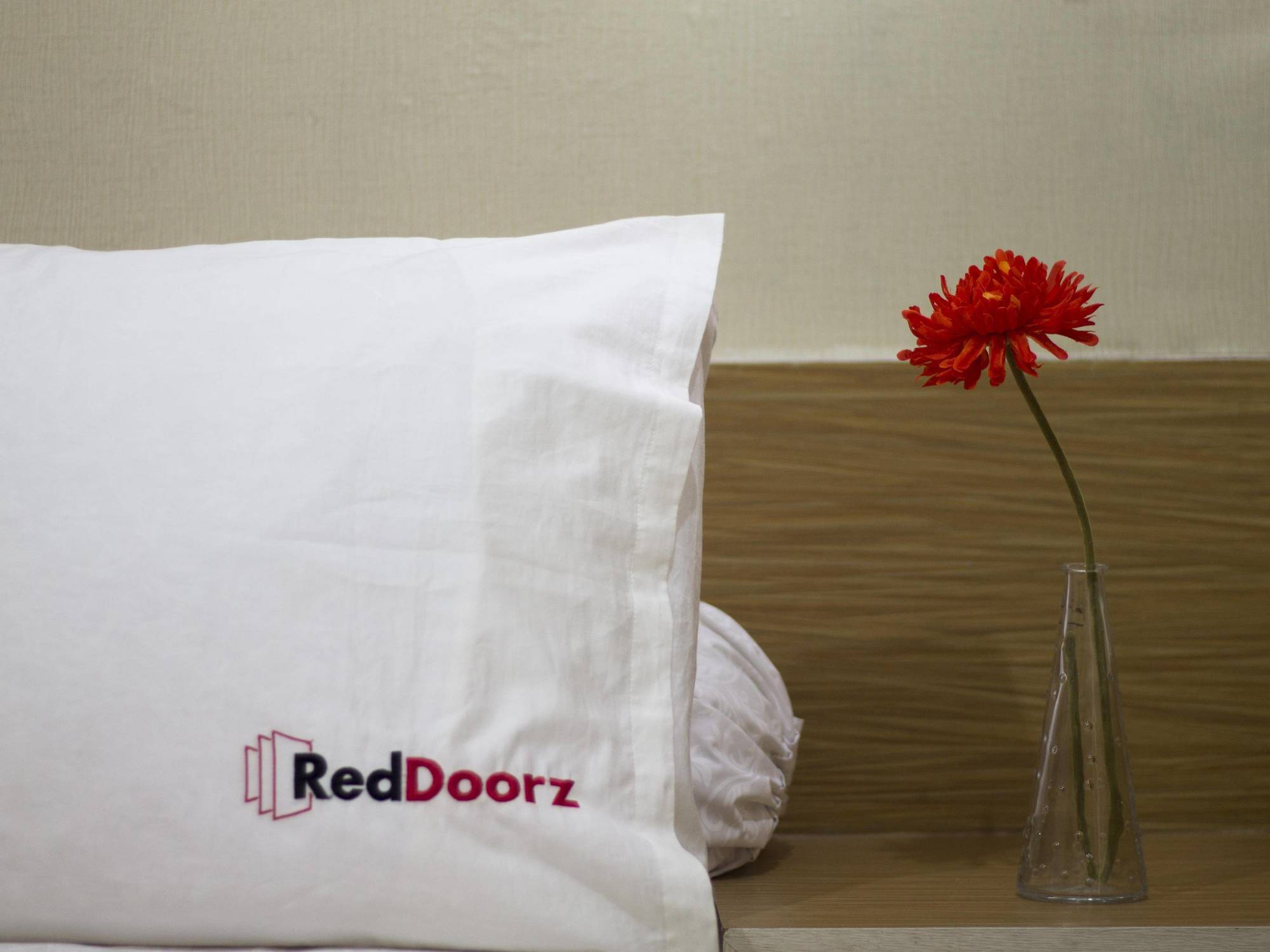 Reddoorz Plus @ Setiabudi Tengah Jakarta Buitenkant foto
