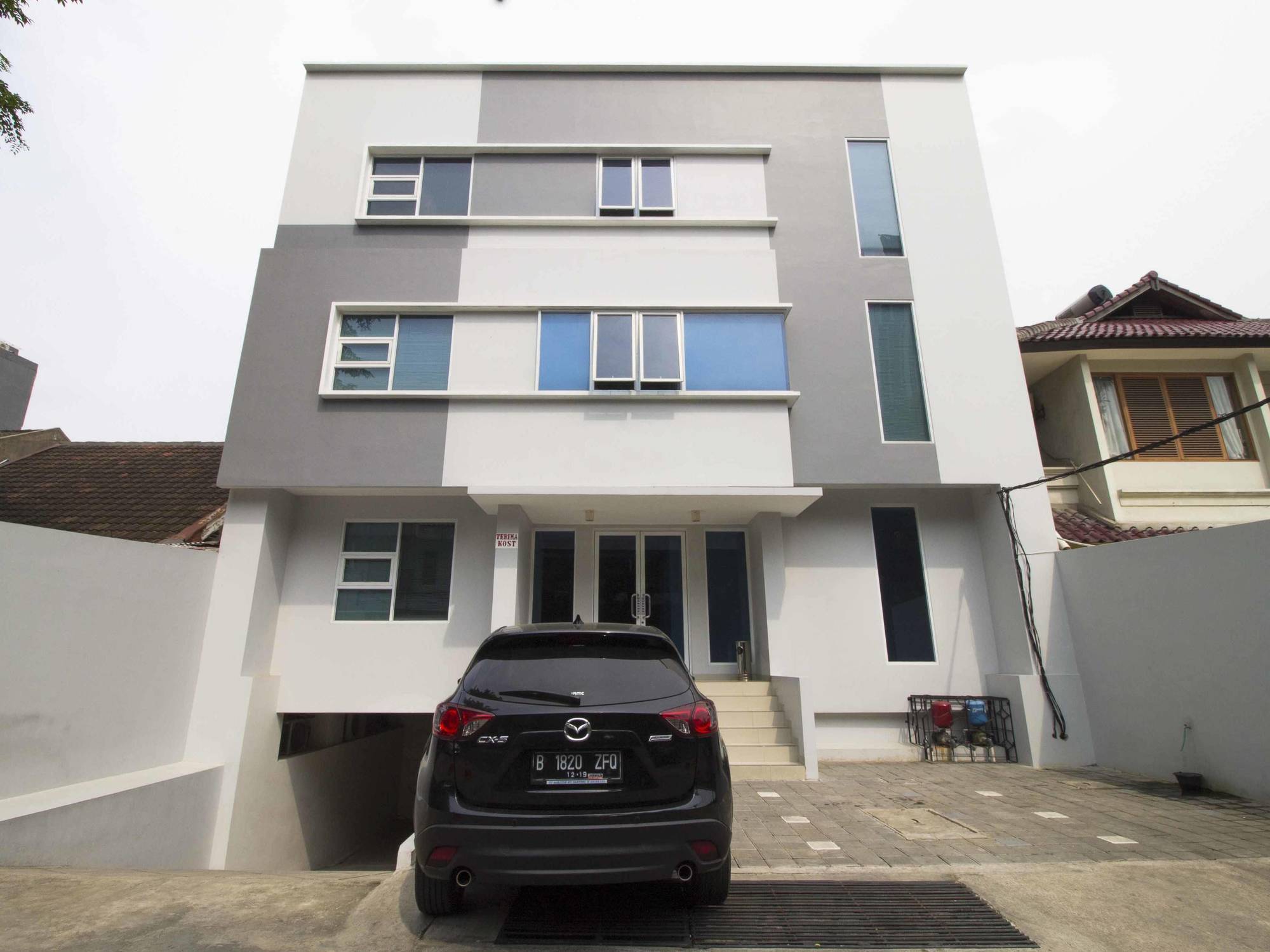 Reddoorz Plus @ Setiabudi Tengah Jakarta Buitenkant foto