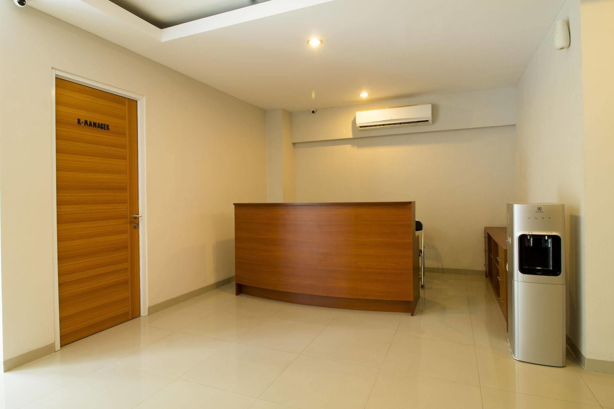 Reddoorz Plus @ Setiabudi Tengah Jakarta Buitenkant foto